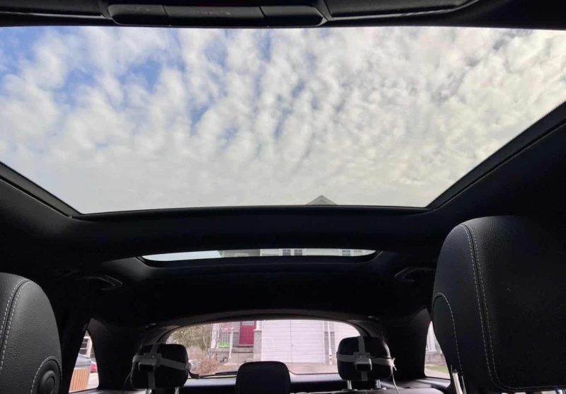 Mercedes-Benz GLC 300 AMG Пакет* 360* Пано* Nightpacket* , снимка 10 - Автомобили и джипове - 52479265