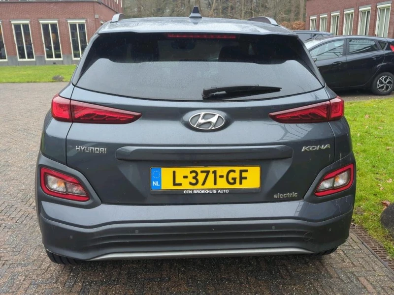Hyundai Kona 64KWh/PREMIUM/SOH100%/BLUELINK/ТЕРМОПОМПА/80000KM, снимка 6 - Автомобили и джипове - 53213001