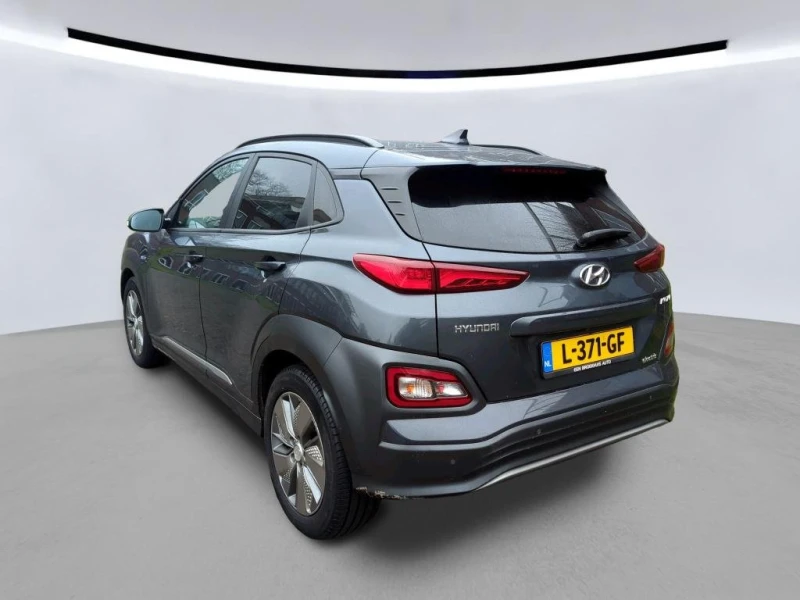 Hyundai Kona 64KWh/PREMIUM/SOH100%/BLUELINK/ТЕРМОПОМПА/80000KM, снимка 3 - Автомобили и джипове - 53213001