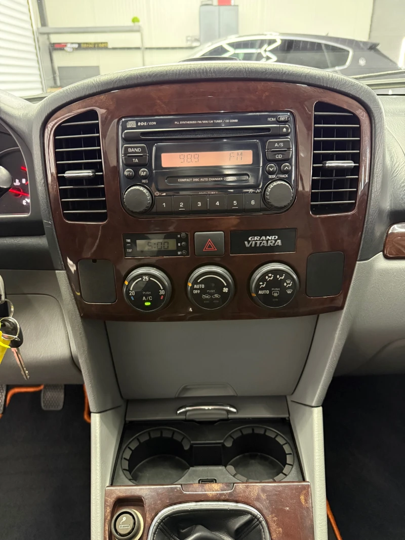 Suzuki Grand vitara 2.0i 128к.с. УНИКАЛНО СЪСТОЯНИЕ, снимка 13 - Автомобили и джипове - 53275523