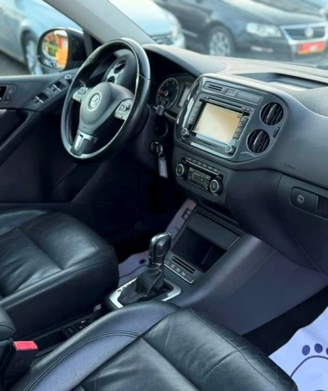 VW Tiguan 2.0TDI / CFGC, снимка 4 - Автомобили и джипове - 56482264