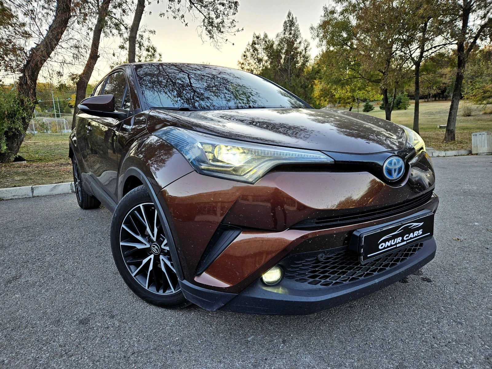 Toyota C-HR 1.8 HYBRID /ДИСТРОНИК/КАМЕРА/ПОДГРЕВ/KEYLESS/FULL  - изображение 3