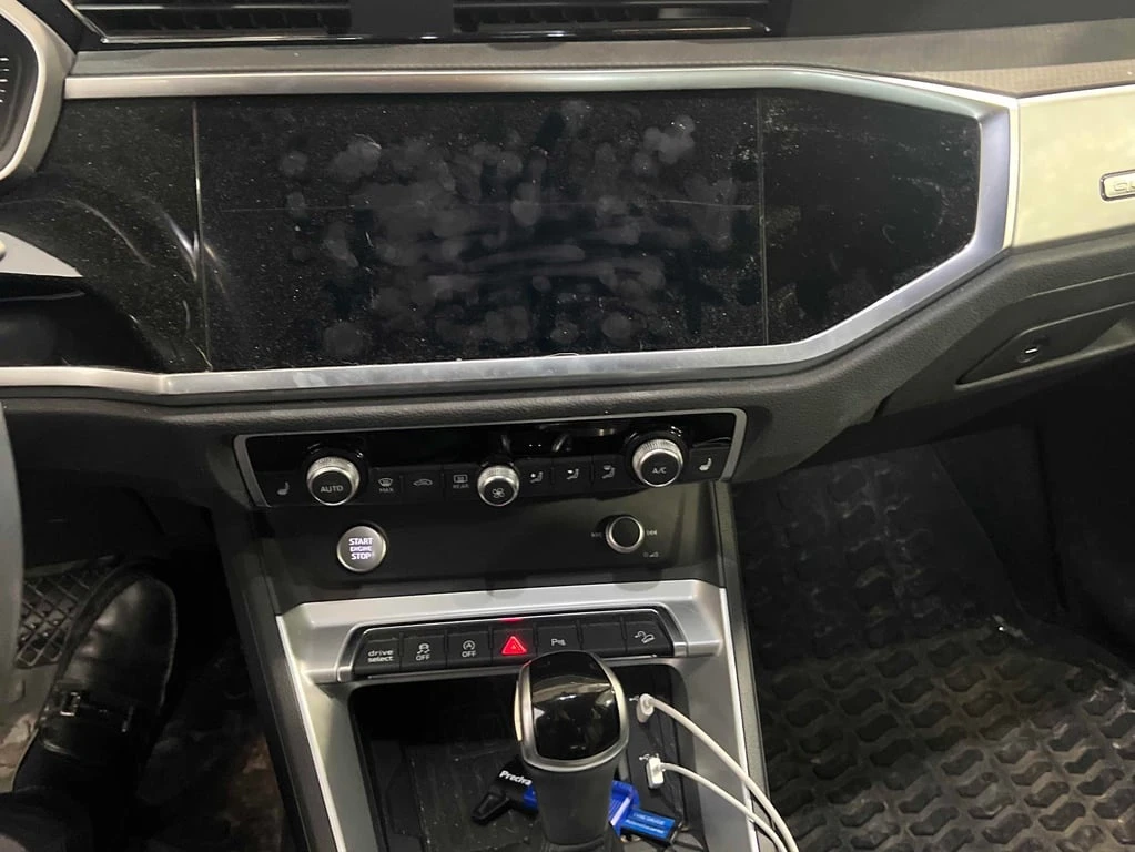 Audi Q3 * Komfort * CARFAX * БЕЗ ПЪРВОНАЧАЛНА ВНОСКА - изображение 9