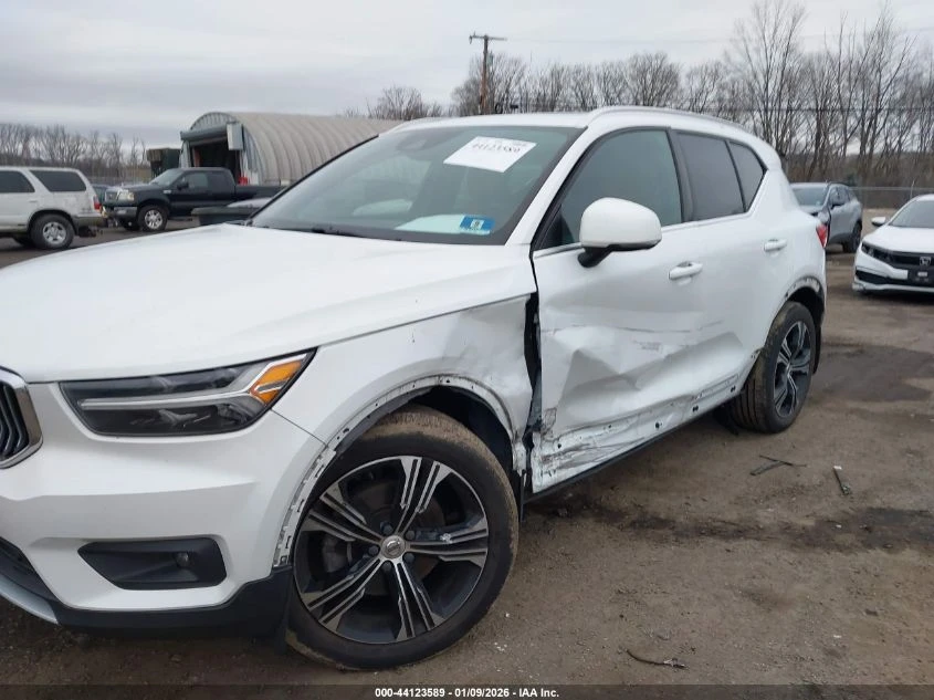 Volvo XC40 2l T5 Inscription - изображение 6