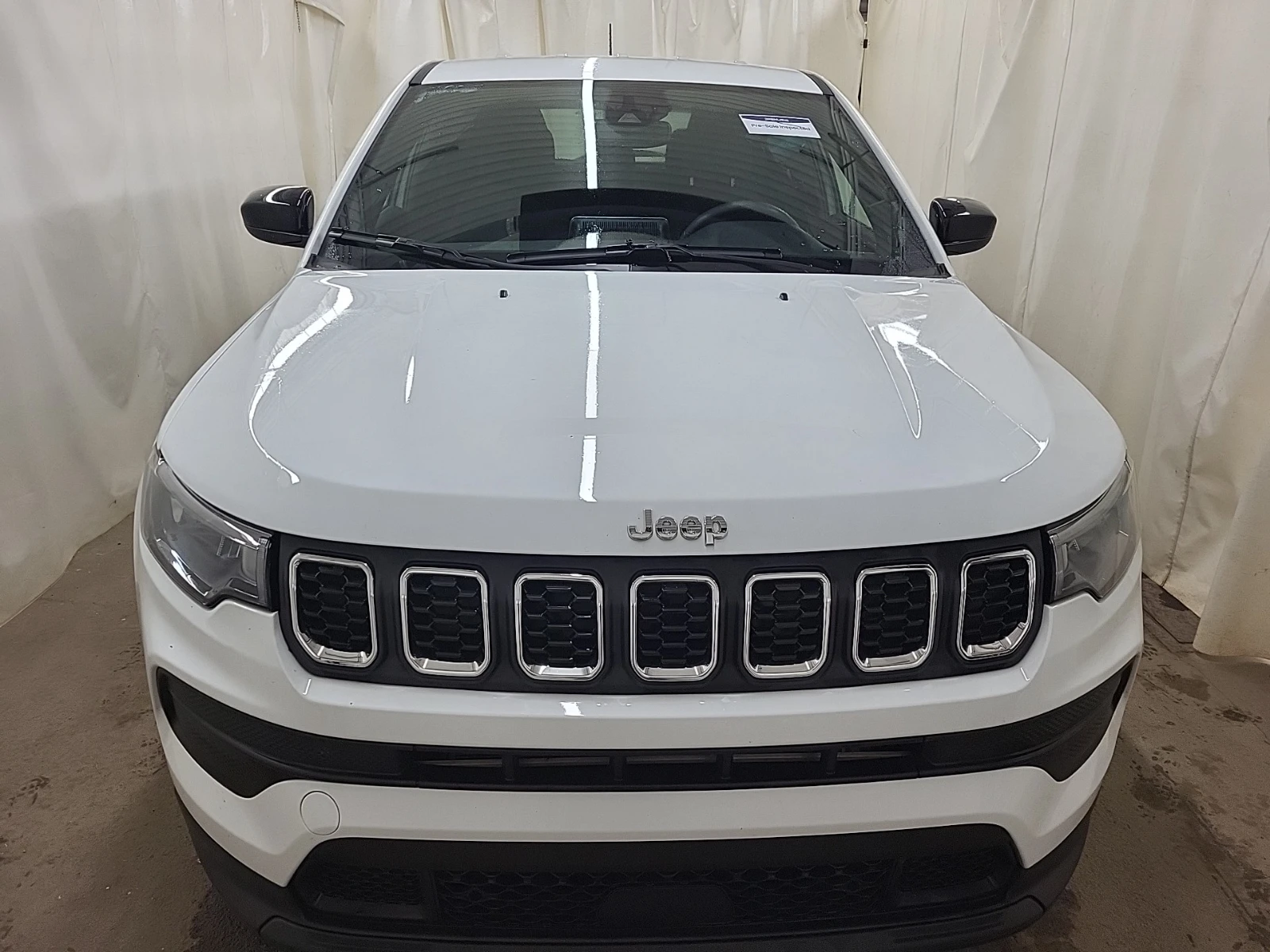 Jeep Compass 2L 4cyl 4WD - изображение 8