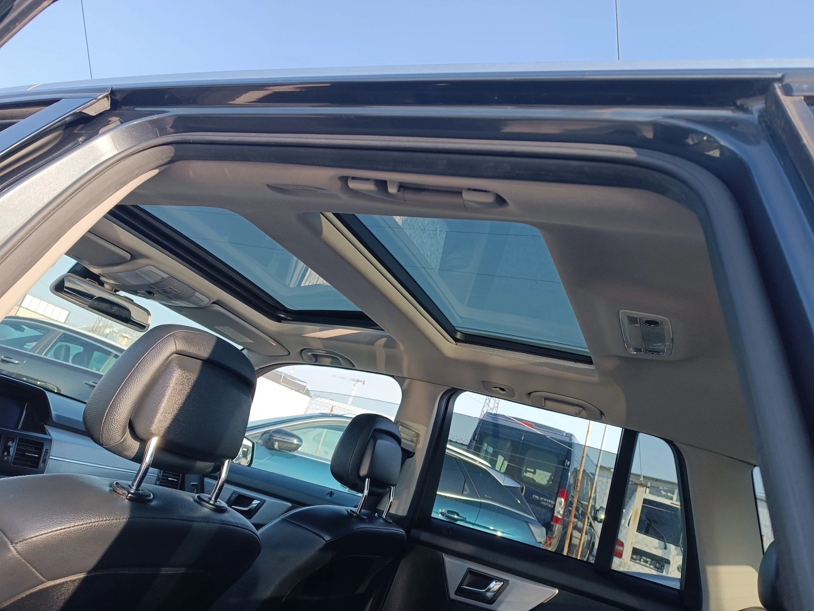 Mercedes-Benz GLK 250CDI-KOJA/NAVI/PANORAMA/PODGREV/7 Gtronic, снимка 16 - Автомобили и джипове - 53894270