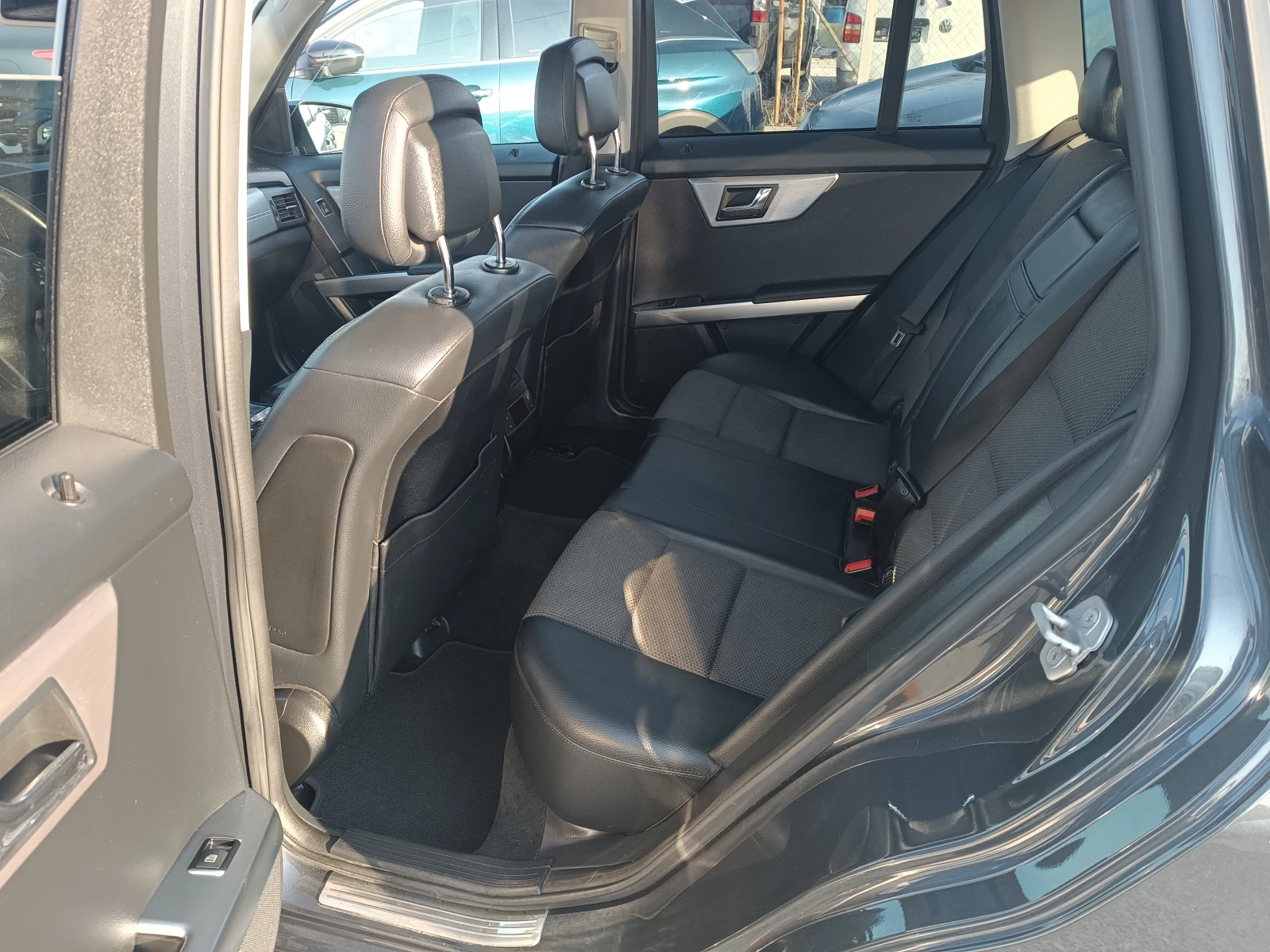 Mercedes-Benz GLK 250CDI-KOJA/NAVI/PANORAMA/PODGREV/7 Gtronic, снимка 11 - Автомобили и джипове - 53894270