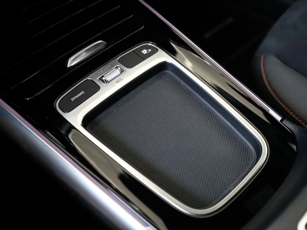 Mercedes-Benz EQA 300 4-MATIC AMG CAMERA LED, снимка 6 - Автомобили и джипове - 54057862