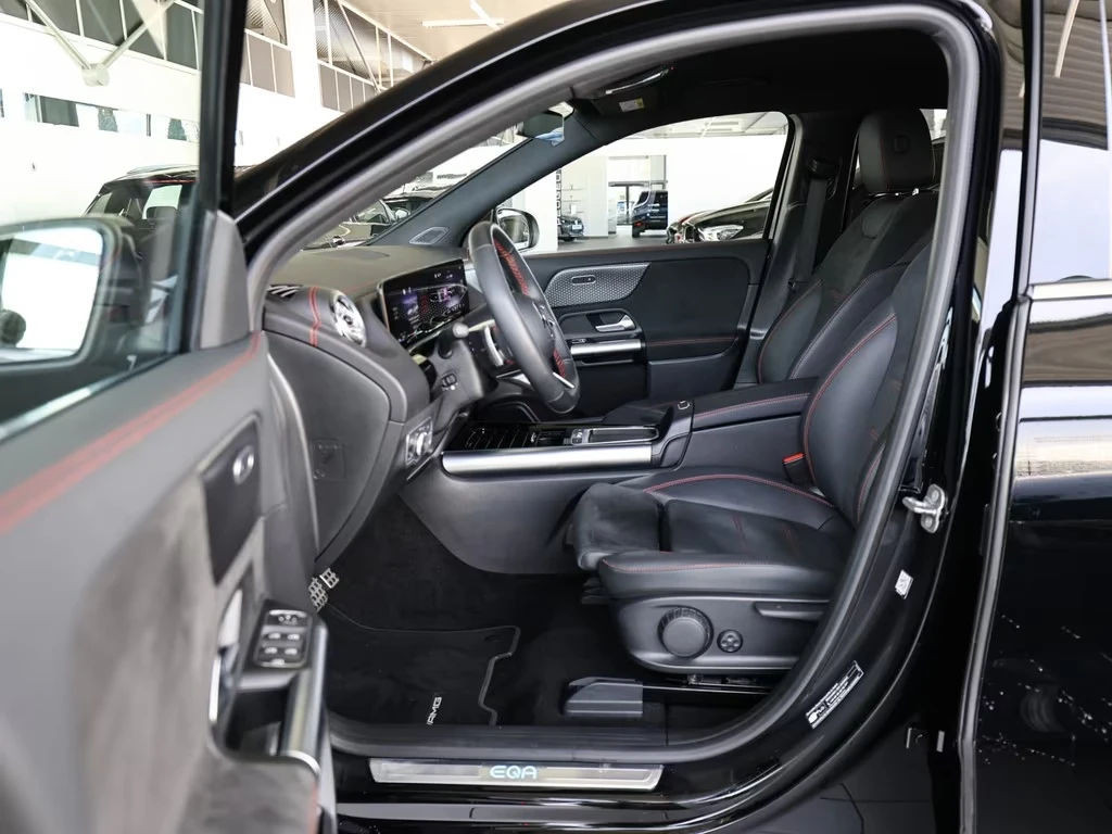 Mercedes-Benz EQA 300 4-MATIC AMG CAMERA LED, снимка 12 - Автомобили и джипове - 54057862