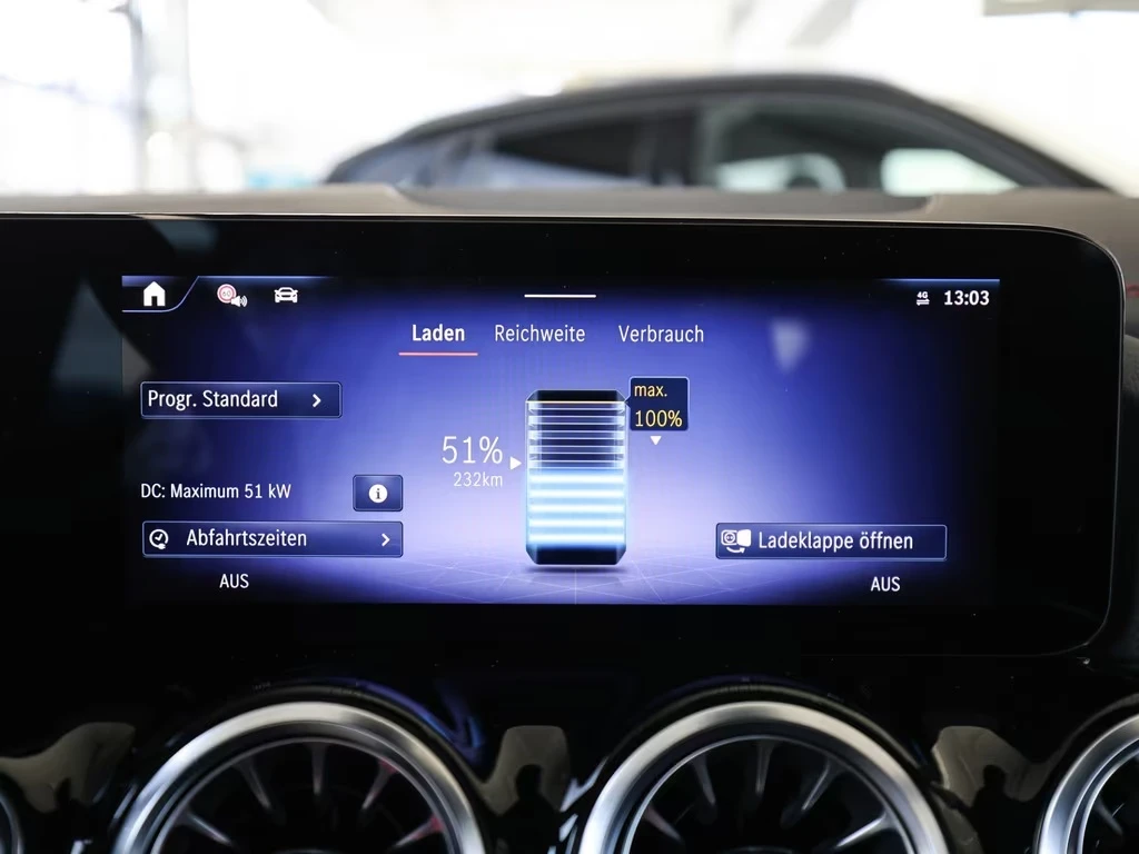 Mercedes-Benz EQA 300 4-MATIC AMG CAMERA LED, снимка 9 - Автомобили и джипове - 54057862