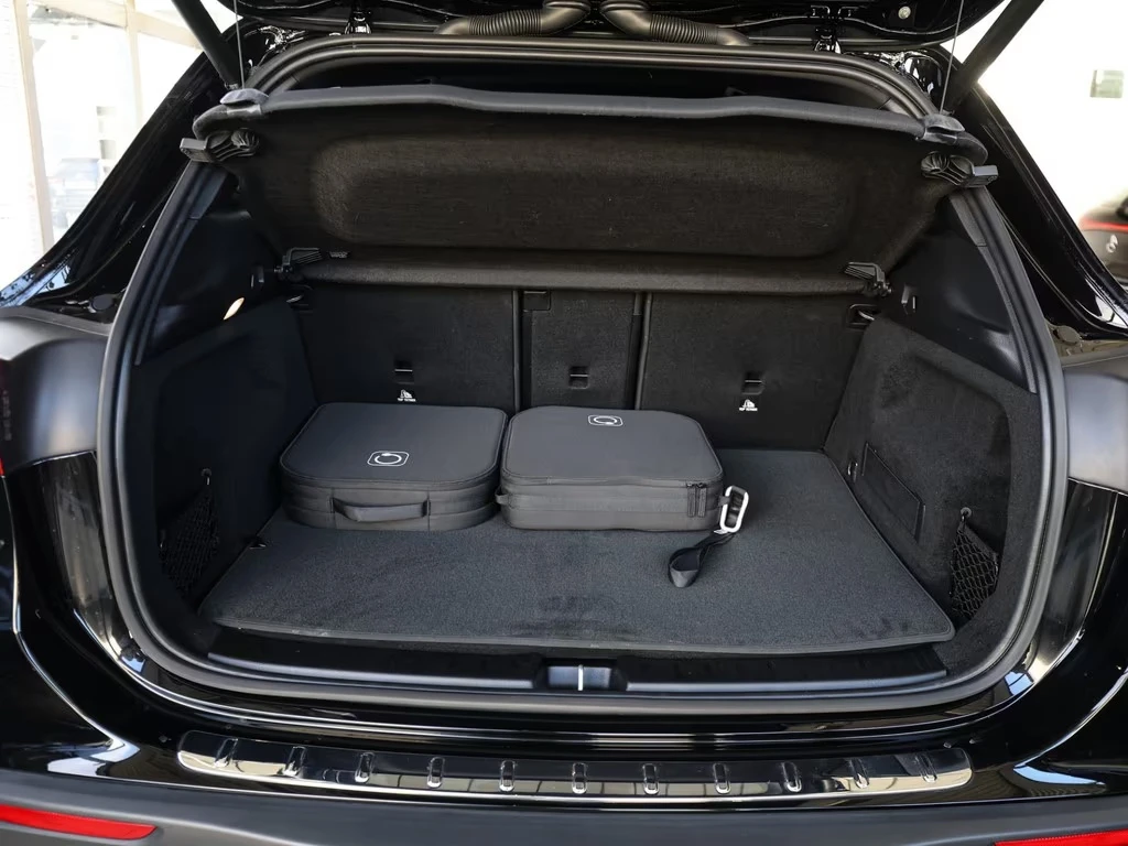 Mercedes-Benz EQA 300 4-MATIC AMG CAMERA LED, снимка 16 - Автомобили и джипове - 54057862