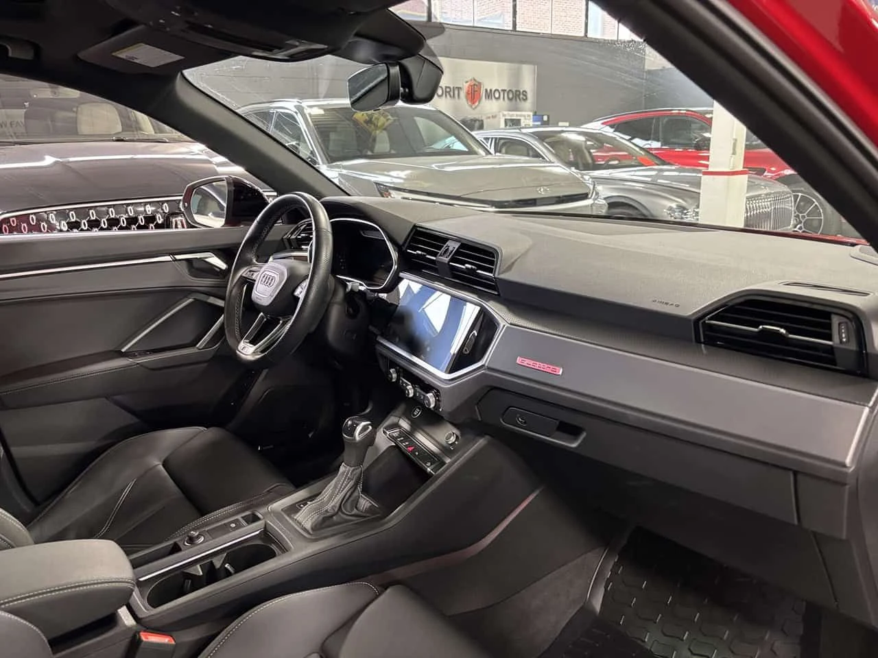 Audi Q3 * Technik| QUATTRO| S LINE| NAV| SONOSAUDIO| AMBIE, снимка 14 - Автомобили и джипове - 54795834