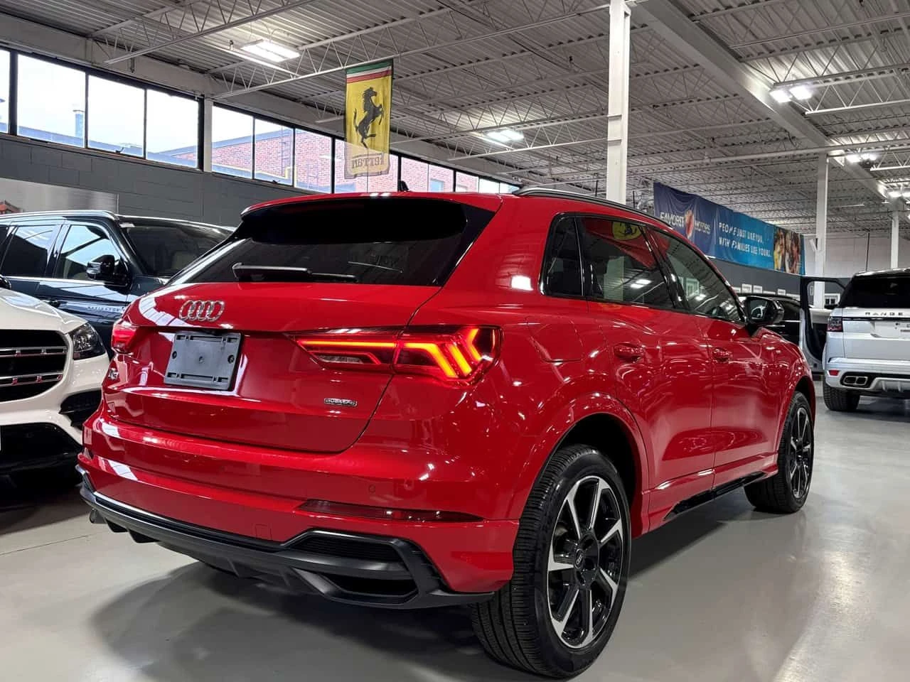 Audi Q3 * Technik| QUATTRO| S LINE| NAV| SONOSAUDIO| AMBIE, снимка 5 - Автомобили и джипове - 54795834