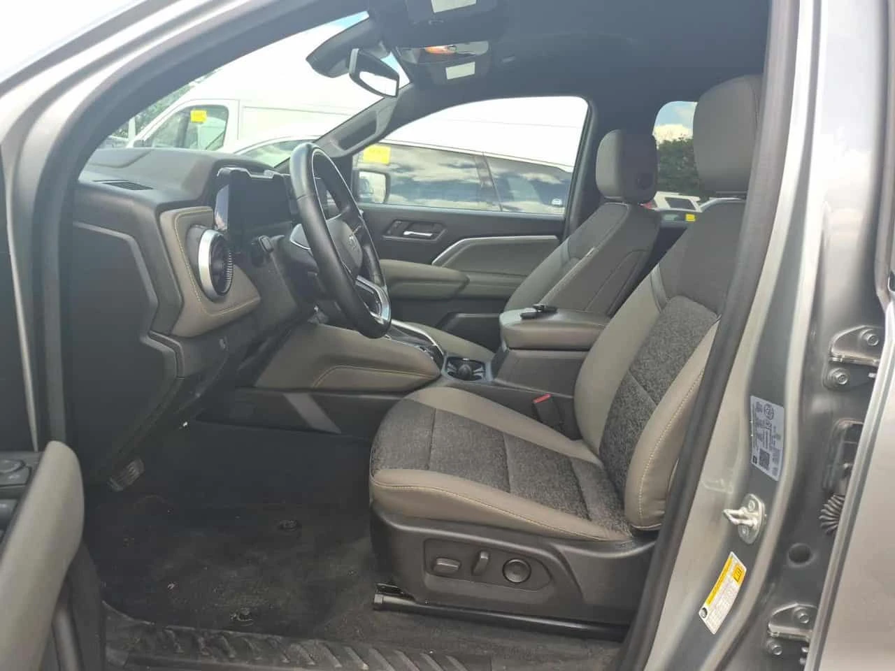 Chevrolet Colorado * 4WD ZR2 * АВТОКРЕДИТ БЕЗ ПЪРВОНАЧАЛНА ВНОСКА* , снимка 3 - Автомобили и джипове - 55282079