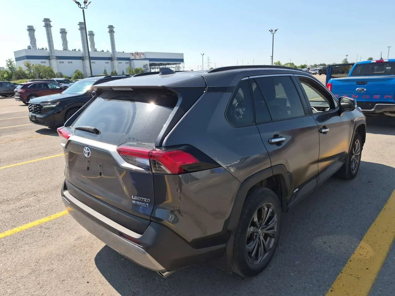 Toyota Rav4 * HYBRID LIMITED * АВТОКРЕДИТ* , снимка 3 - Автомобили и джипове - 55606645