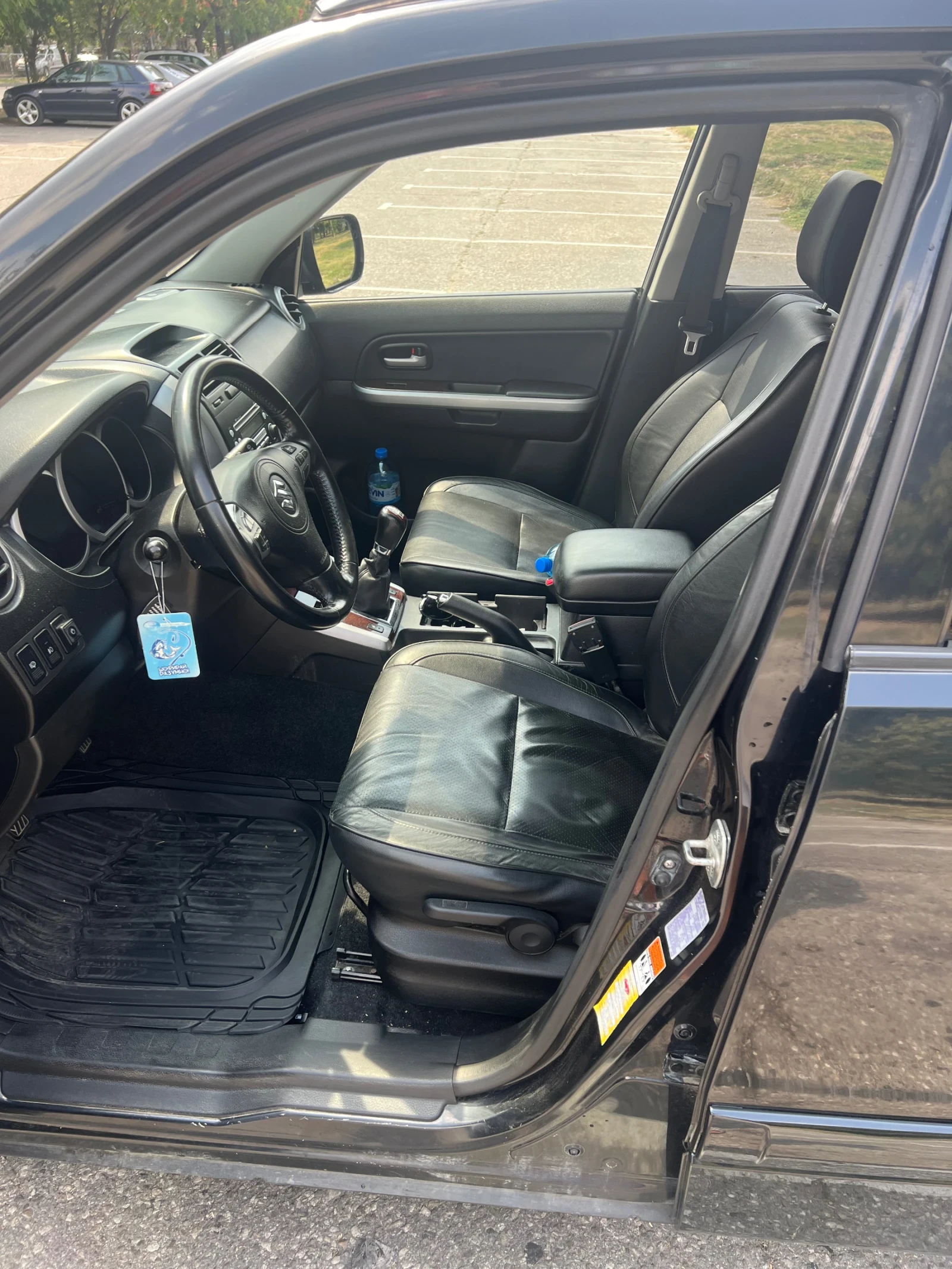 Suzuki Grand vitara 2.0i, снимка 9 - Автомобили и джипове - 55788330
