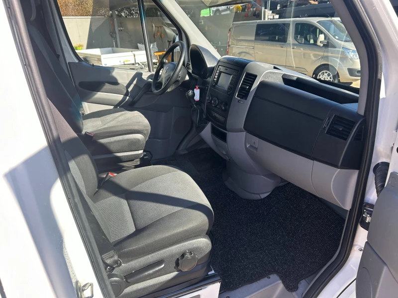 VW Crafter 2.0TDI Maxi Клима , снимка 8 - Бусове и автобуси - 49100309