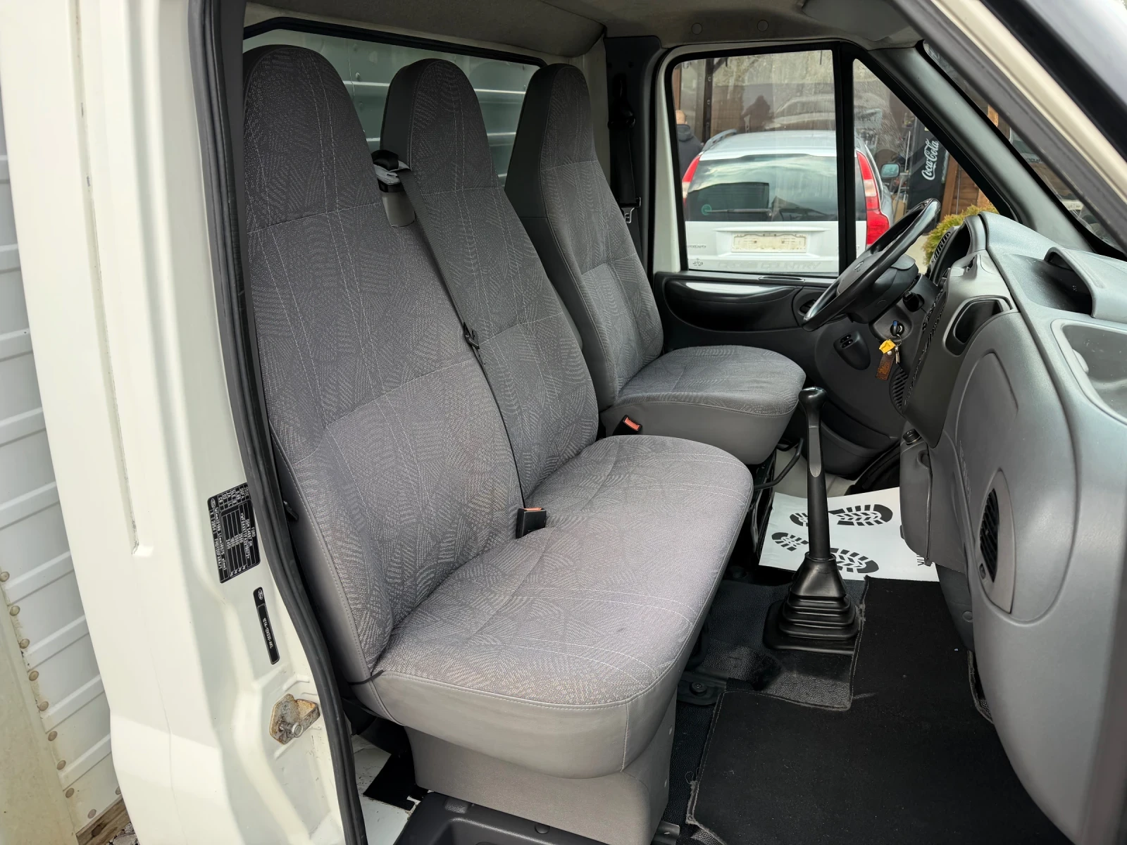 Ford Transit 2.4TD 125к.с * КЛИМАТИК* * ИТАЛИЯ* * ДВОЙНА ГУМА* , снимка 13 - Бусове и автобуси - 53965751
