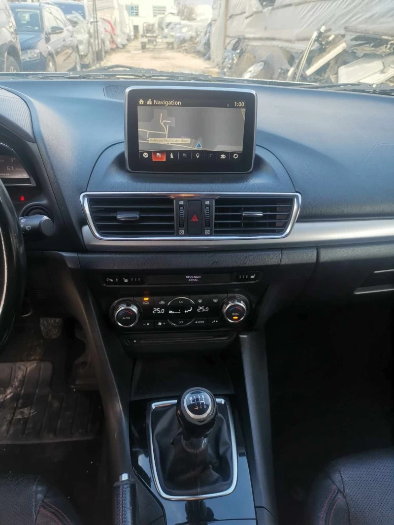 Mazda 3  2.2d skyactiv, снимка 16 - Автомобили и джипове - 43117427