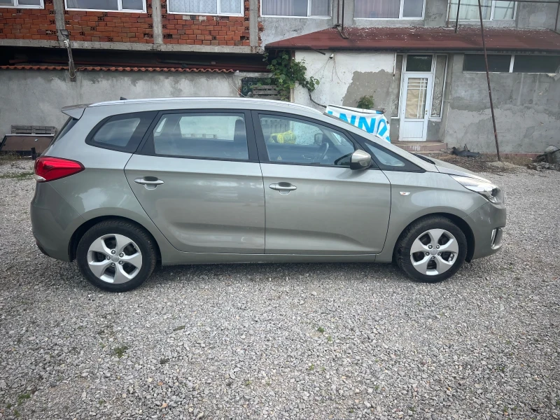 Kia Carens 1.6 135к.с., снимка 4 - Автомобили и джипове - 48321904