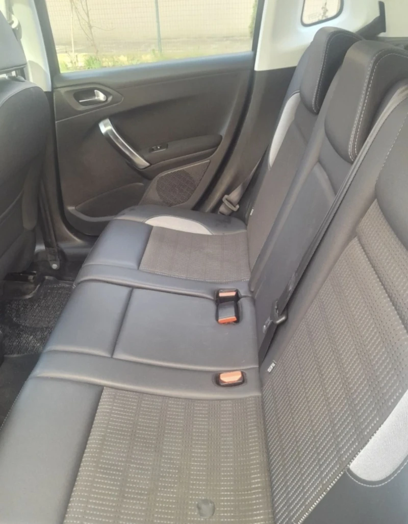 Peugeot 2008, снимка 8 - Автомобили и джипове - 52795419