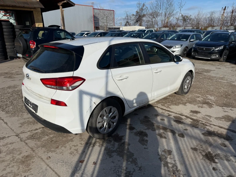 Hyundai I30 1.4i ГАЗ-заводска, снимка 5 - Автомобили и джипове - 52705838