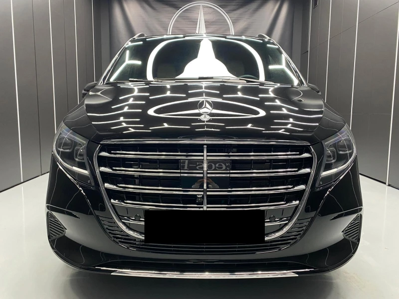 Mercedes-Benz V 300 d/AMG/4MATIC/VIP SEATS/AIRMATIC/EXCLUSIV/BURM/LONG, снимка 2 - Автомобили и джипове - 52876748