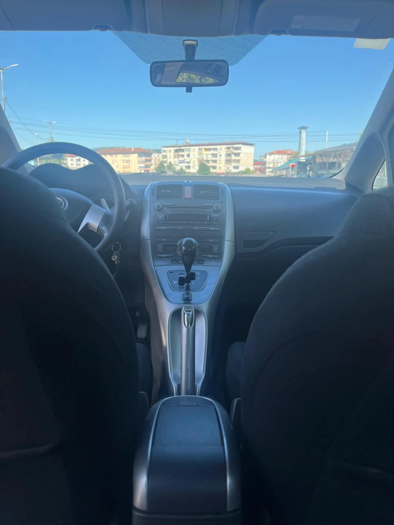 Toyota Auris, снимка 13 - Автомобили и джипове - 53107000