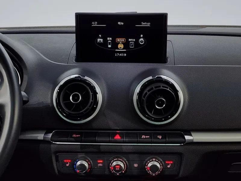 Audi A3 1.6 TDI, снимка 14 - Автомобили и джипове - 54971499