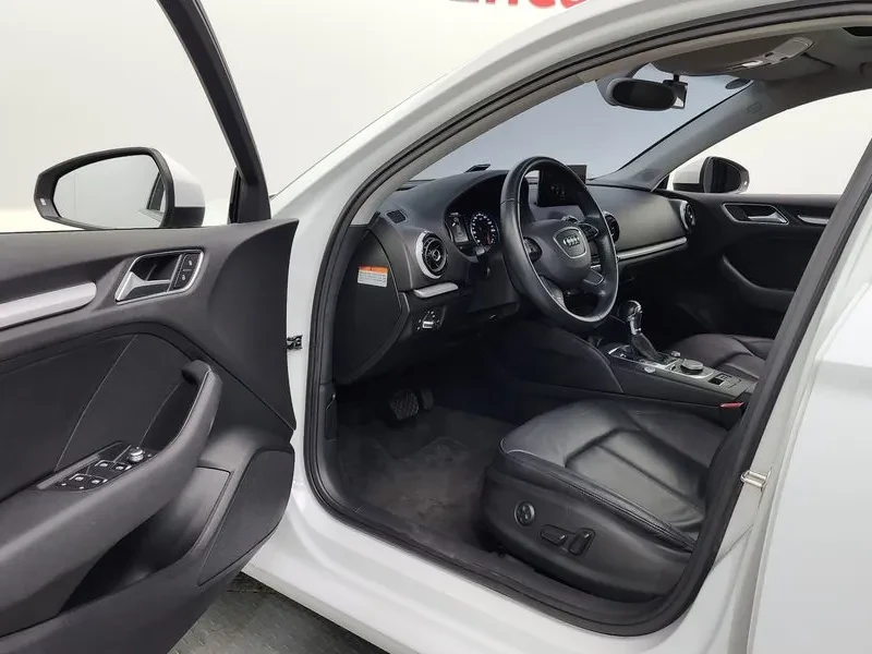 Audi A3 1.6 TDI, снимка 10 - Автомобили и джипове - 54971499