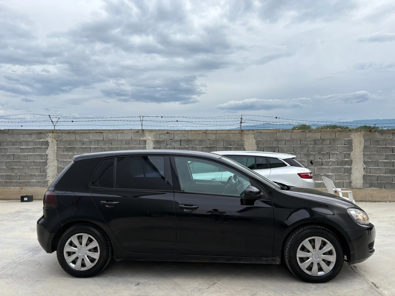 VW Golf 6 1.4 80кс* Навигация* ГАЗ* Нови Гуми* Климатик* 3 - изображение 7