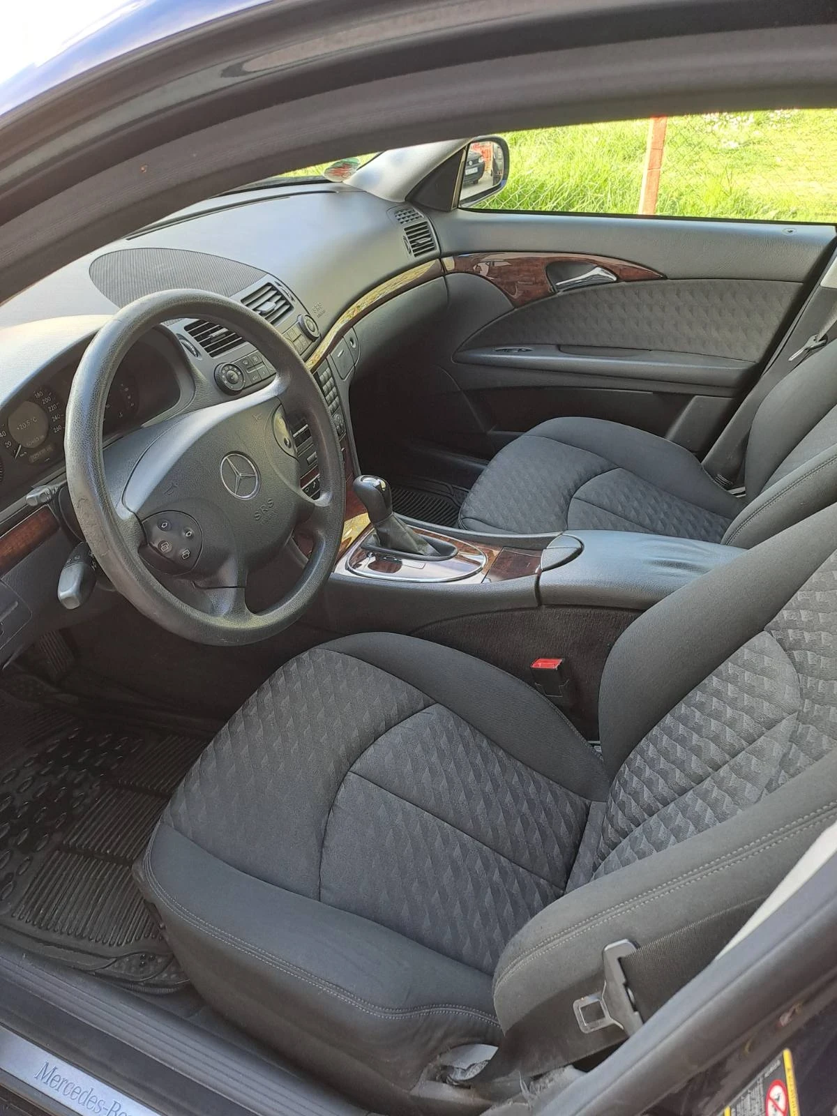 Mercedes-Benz E 270  - изображение 7
