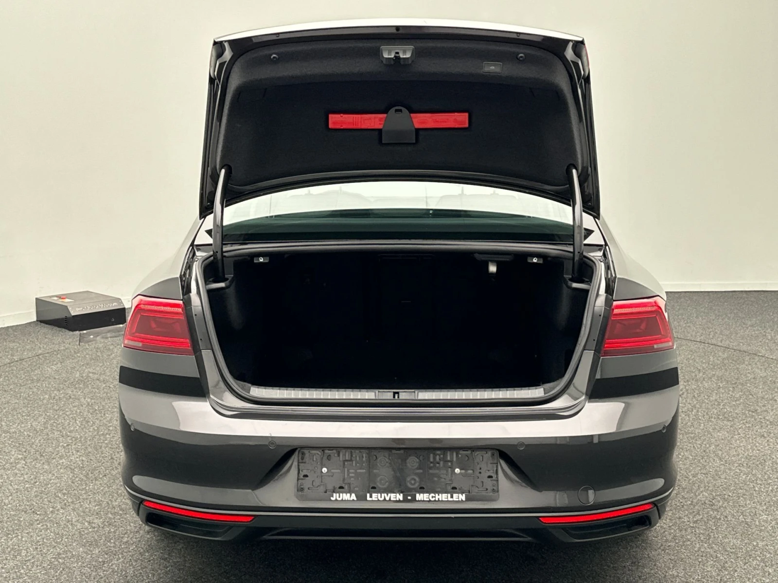 VW Passat  - изображение 7