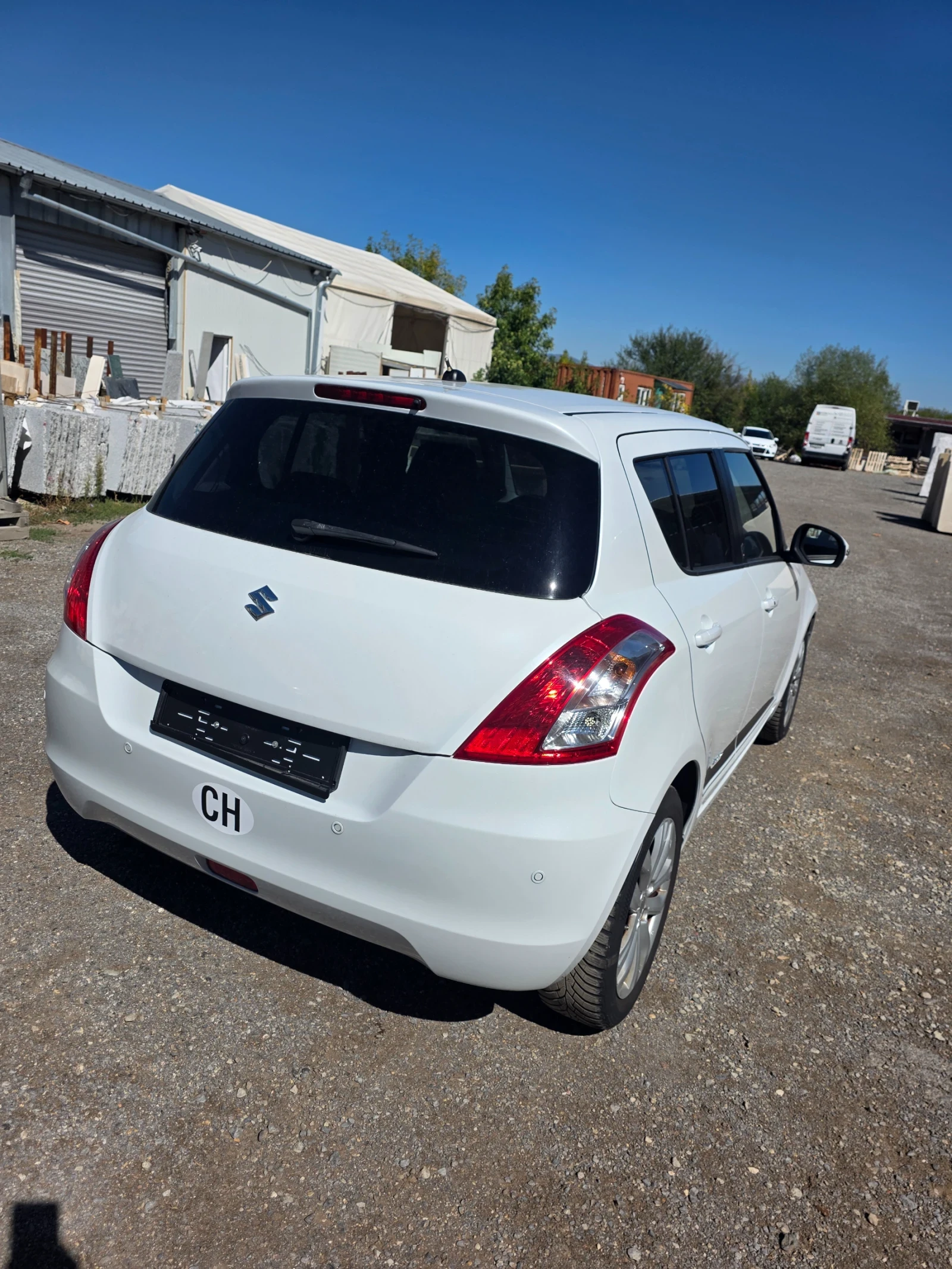 Suzuki Swift  - изображение 4