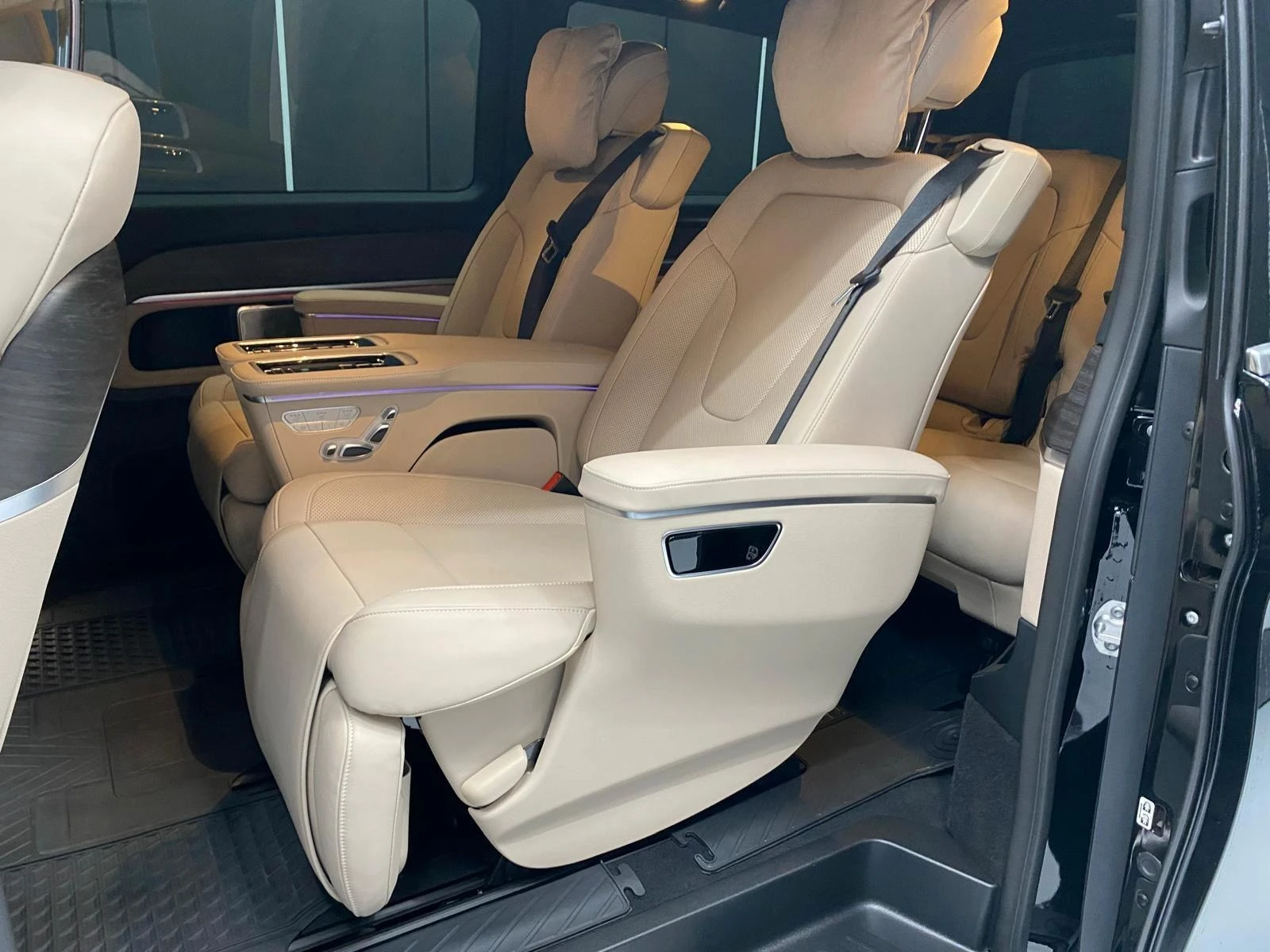 Mercedes-Benz V 300 d/AMG/4MATIC/VIP SEATS/AIRMATIC/EXCLUSIV/BURM/LONG | Mobile.bg � ����������� 13