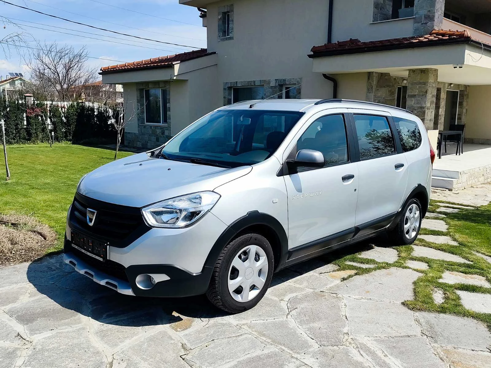 Dacia Lodgy Stepway 1.2 Turbo 7 места