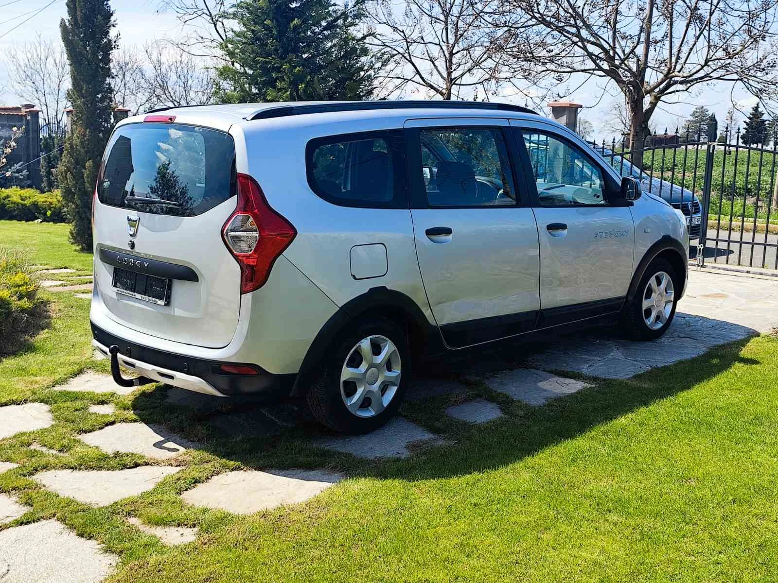 Dacia Lodgy Stepway 1.2 Turbo 7 места, снимка 3 - Автомобили и джипове - 54167587