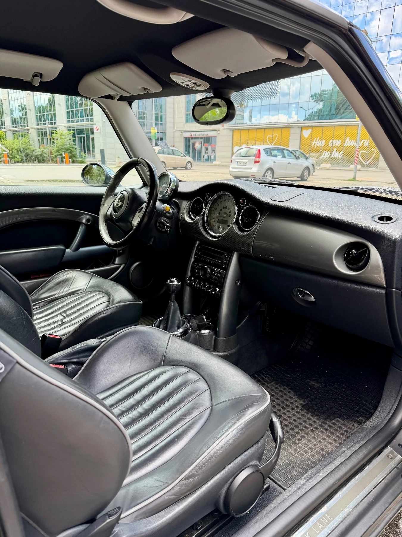 Mini One, снимка 11 - Автомобили и джипове - 55414276