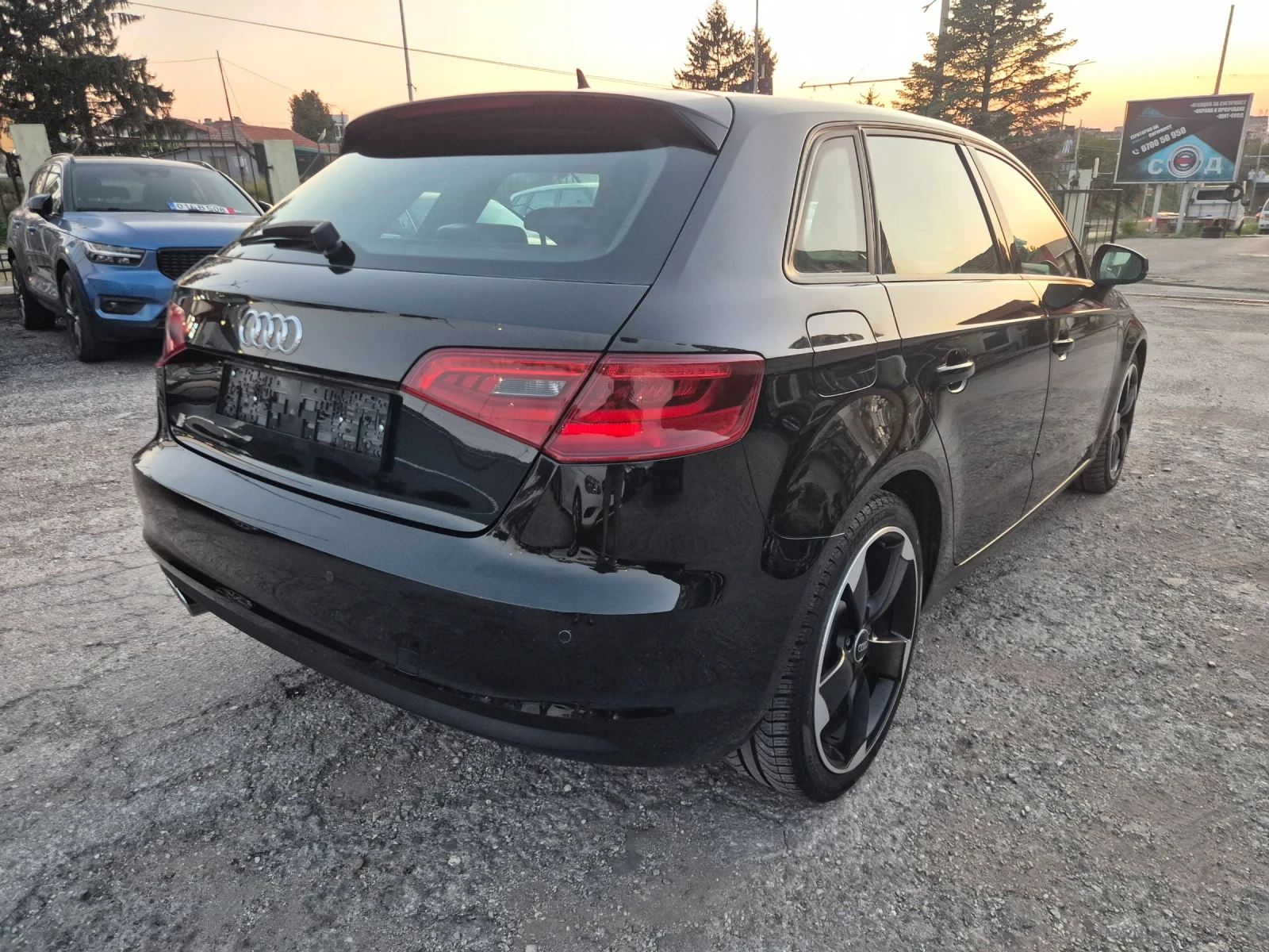 Audi A3 2.0TDI* S-LINE* DISTRONIK* NAVI* LED, снимка 4 - Автомобили и джипове - 55494521
