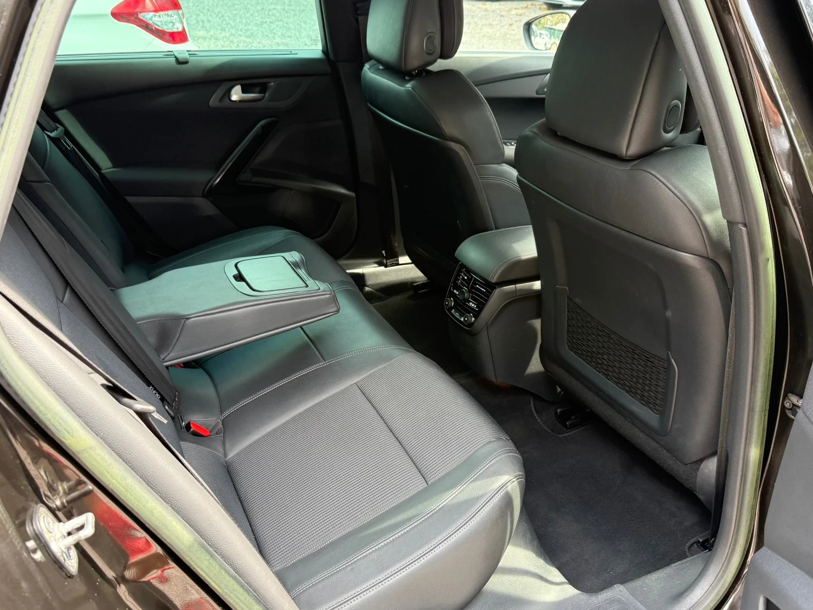 Peugeot 508 1.6i Allure 156k.c. - EURO5b - ОТЛИЧНО СЪСТОЯНИЕ, снимка 11 - Автомобили и джипове - 55788245