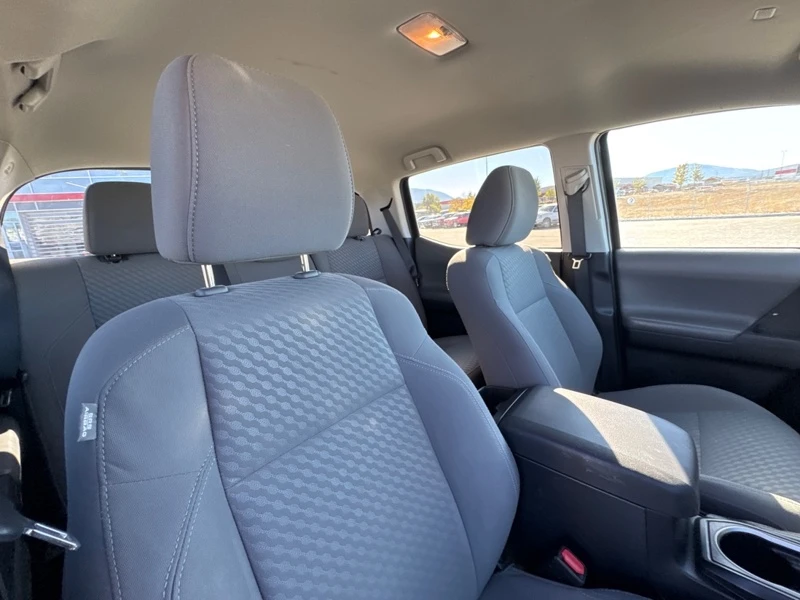 Toyota Tacoma * 4x4 Double Cab Auto * CARFAX * БЕЗ ПЪРВОНАЧАЛНА , снимка 11 - Автомобили и джипове - 53232072