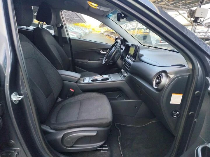 Hyundai Kona 64kWh* Facelift* Digital* Keyless* Подгрев, снимка 6 - Автомобили и джипове - 53870582