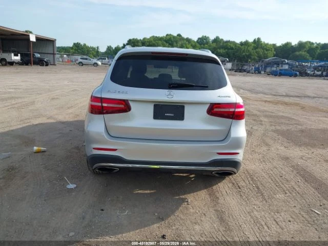 Mercedes-Benz GLC 300 * 4MATIC* AMG* КОЖА* ПОДГРЕВ* ПАНОРАМА* BURMESTER*, снимка 15 - Автомобили и джипове - 54956743