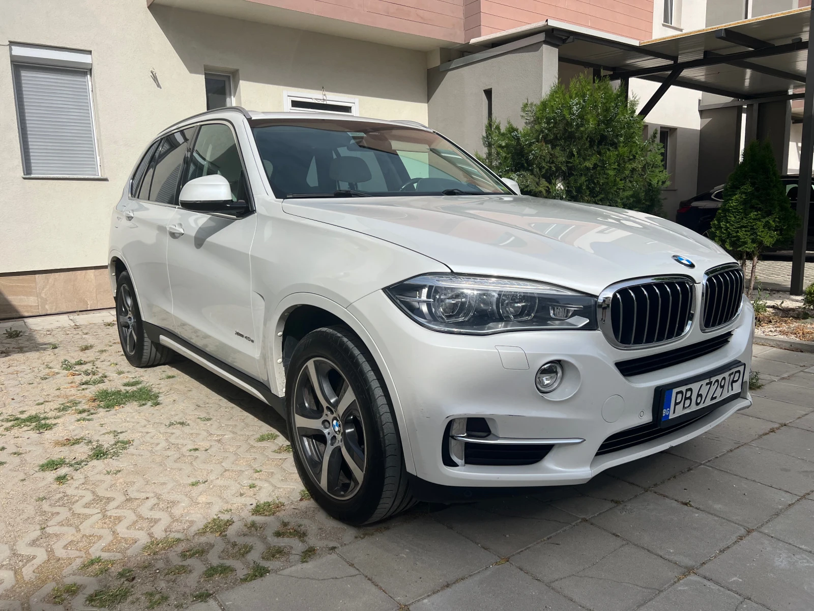 BMW X5 40e - изображение 2