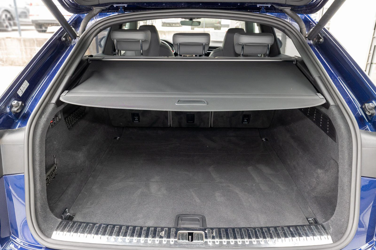 Audi SQ8 QUATTRO/435HP/HD-MATRIX/22"/PANO/CAM/AMBI/150f - изображение 6