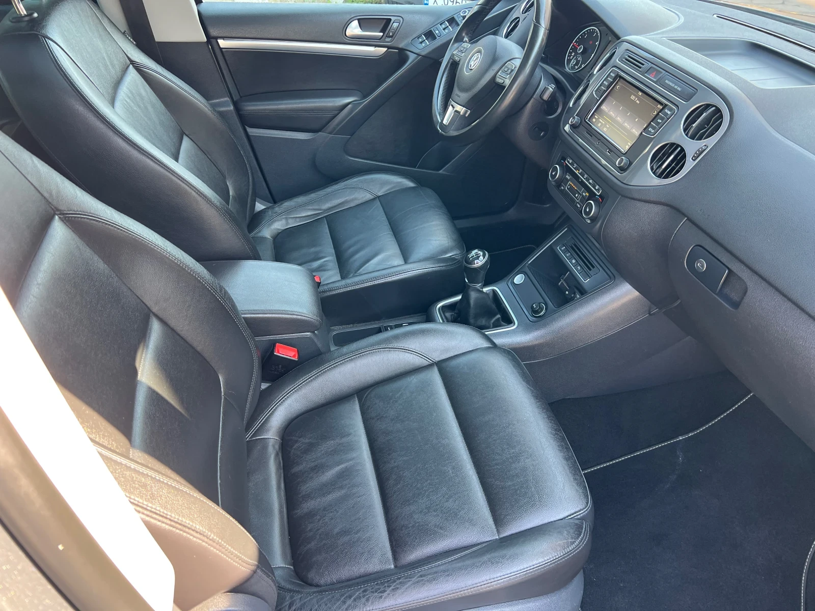 VW Tiguan 2.0TDI* 100%km* PANORAMA* LED* KAMETA* FULL* LIZIN - изображение 9