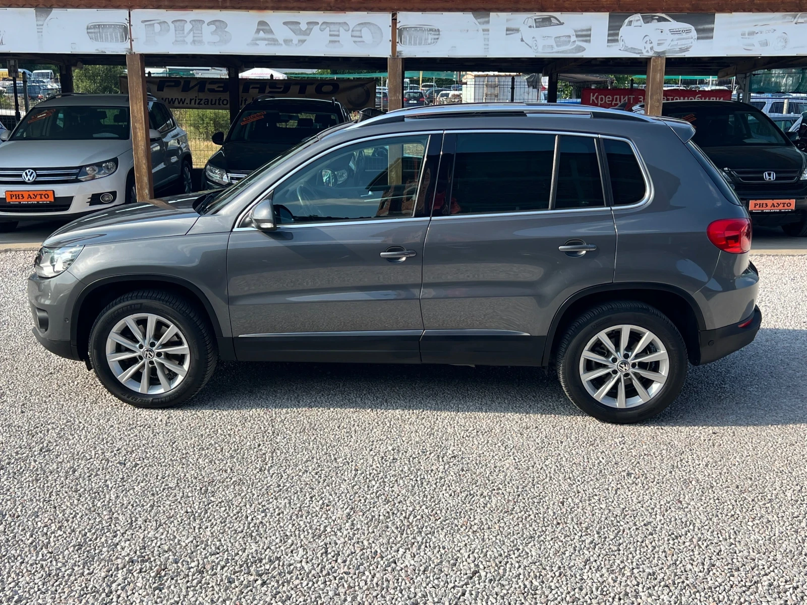 VW Tiguan 2.0TDI* 100%km* PANORAMA* LED* KAMETA* FULL* LIZIN - изображение 8