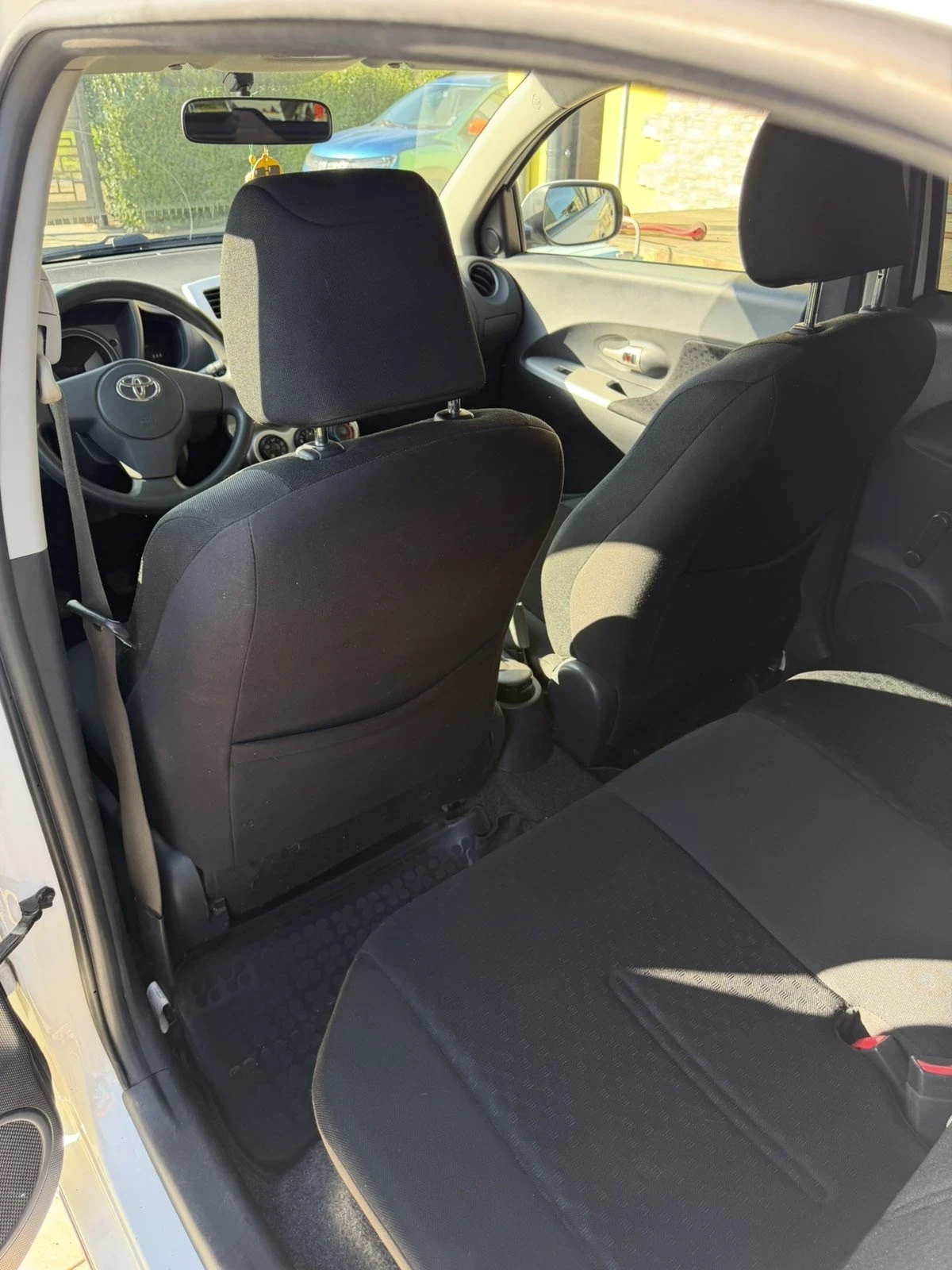 Toyota Urban Cruiser 1, 3 - изображение 10