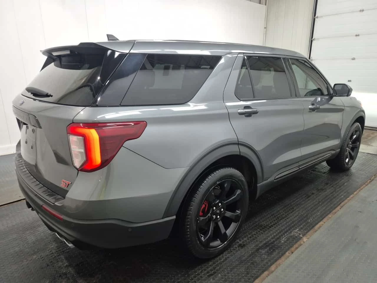 Ford Explorer * ST * CARFAX * 7-местен * Панорама * , снимка 3 - Автомобили и джипове - 53947058