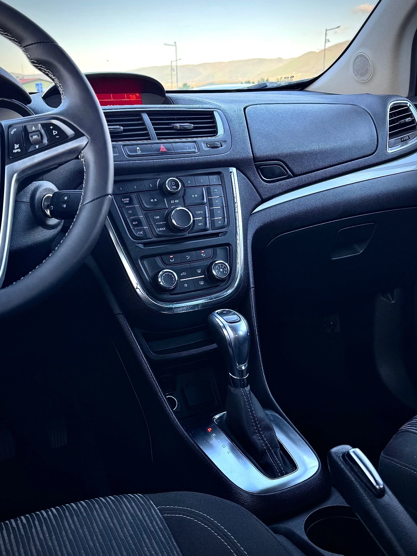 Opel Mokka EURO 6B Aвтоматик, снимка 10 - Автомобили и джипове - 54556582
